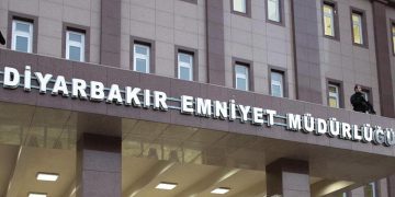 Emniyet binasına EYP’li saldırı: İki şüpheli kaçtı