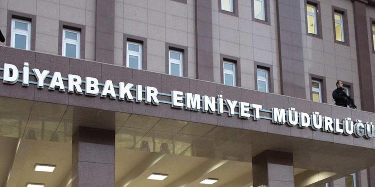 Emniyet binasına EYP’li saldırı: İki şüpheli kaçtı