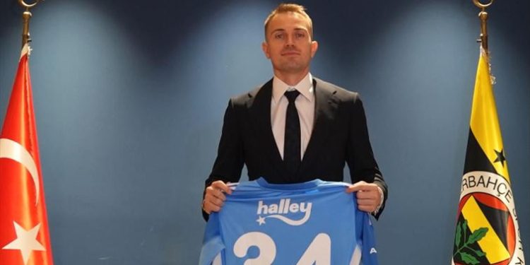 Fenerbahçe, Mert Günok’u transfer etti