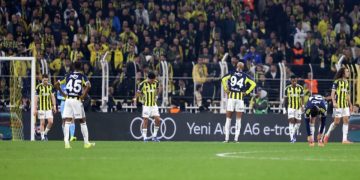 Fenerbahçe evinde takıldı: Göztepe ile 1-1