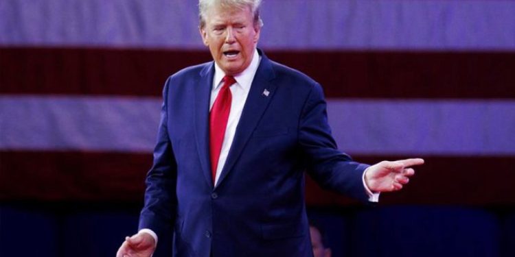 İngiltere’nin sert tepkisi Trump’a geri adım attırdı