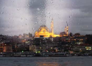 İstanbul için siddetli fırtına ve sağanak uyarısı