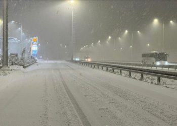 İstanbul ve Ankara yeni yıla karla başladı
