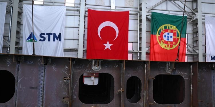 Portekiz için üretiliyor! İlk gemi bloğu kızağa alındı