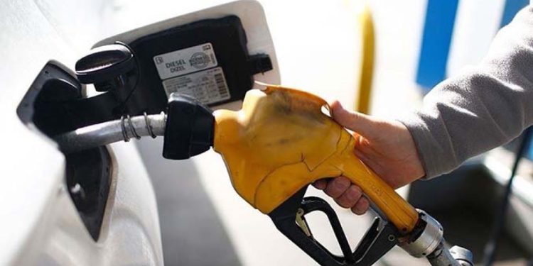 Benzine gece yarısı zammı!