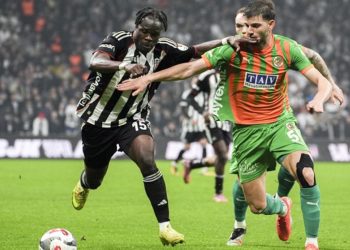 Beşiktaş, evinde Alanyaspor’la 2-2 berabere kaldı