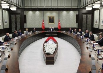 Kabine kritik başlıklarla toplanıyor