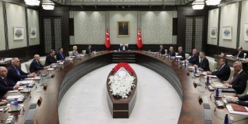 Kabine kritik başlıklarla toplanıyor