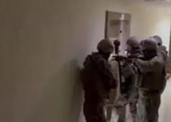 Kendini polis ve savcı olarak tanıtan şebekeye operasyon: 22 tutuklama