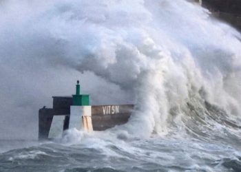 Nils Fırtınası hayatı felç etti: 100’den fazla uçuş iptal