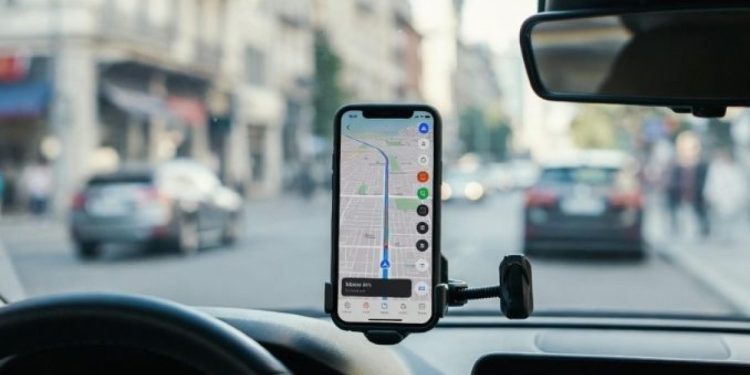 Araçta telefon tutucuya yasak: 21 bin TL ceza geliyor