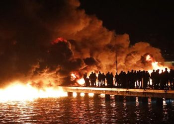 Bodrum’da marinada çıkan yangında 5 motoryat alev alev yanıyor