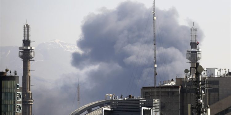 Devrim Muhafazları Donanma Komutanı Tengsiri öldürüldü mü?