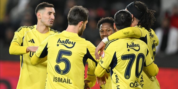 Fenerbahçe, Karagümrük’e konuk oluyor! 6 oyuncu yok