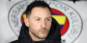 Fenerbahçe Tedesco ile yola devam dedi