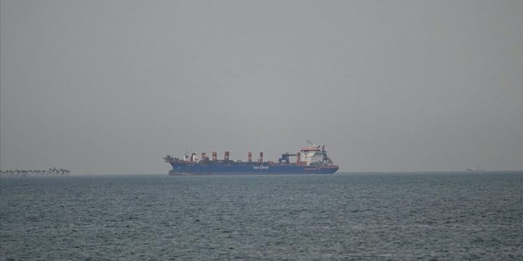 İran, Hürmüz Boğazı’ndaki gemilerden geçiş ücreti almaya hazırlanıyor