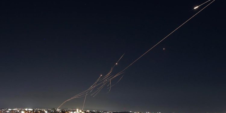 İran Knesset’i vurdu: Oturuma ara verildi, vekiller sığınağa indi