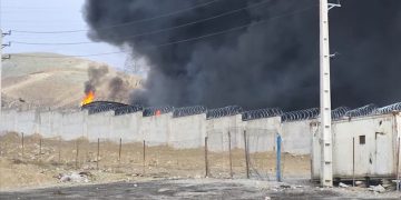 İran basını: ABD petrol ve doğalgaz rafinerilerini vurdu