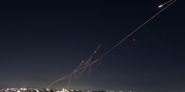 İran’dan Suudi Arabistan’da ABD’li pilotların bulunduğu bölgeye saldırı