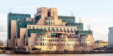 MI6 Eski Başkanı: İran savaşta üstünlüğü ele geçirdi