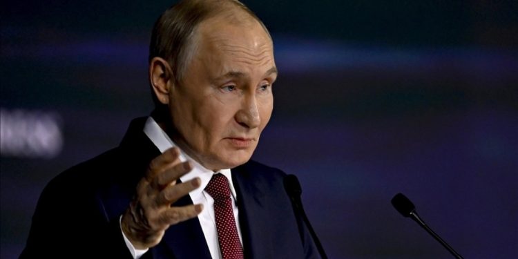 Putin’den Avrupa’ya enerji için yeşil ışık