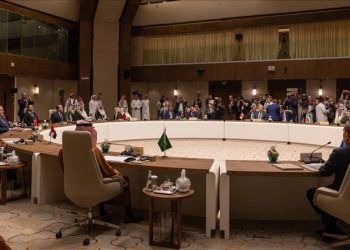 Riyad’da bakanlar toplandı: 12 ülkeden İran’a çağrı