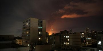 Tahran’da patlamalar meydana geldi