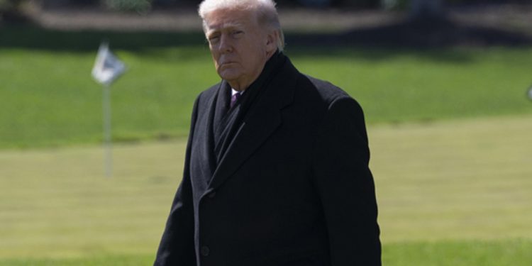 Trump’tan NATO ülkelerine: Korkaklar!