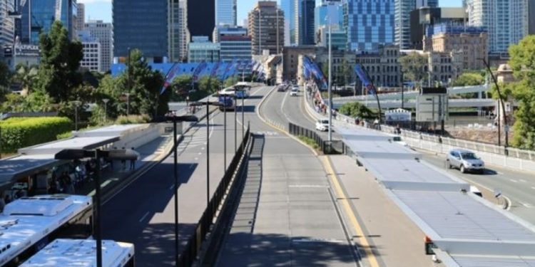 Yakıt krizi Avustralya’ya sıçradı! İki eyalette ulaşım ücretsiz