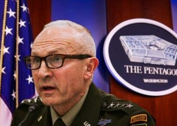 ABD’de görevden alınan komutandan “karakterli lider” mesajı