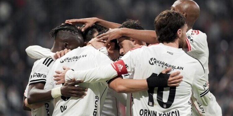 Beşiktaş sahasında Antalyaspor’u 4-2 mağlup etti