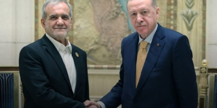 Erdoğan, Pezeşkiyan ile telefonda görüştü