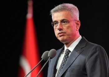 İran’a tıbbi yardım tırları yola çıktı