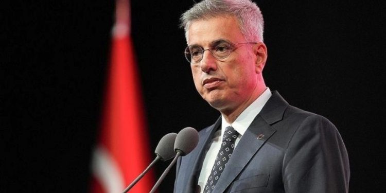 İran’a tıbbi yardım tırları yola çıktı