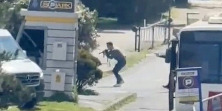 İstanbul İsrail Konsolosluğu önünde silahlı çatışma: 3 terörist etkisiz hale getirildi