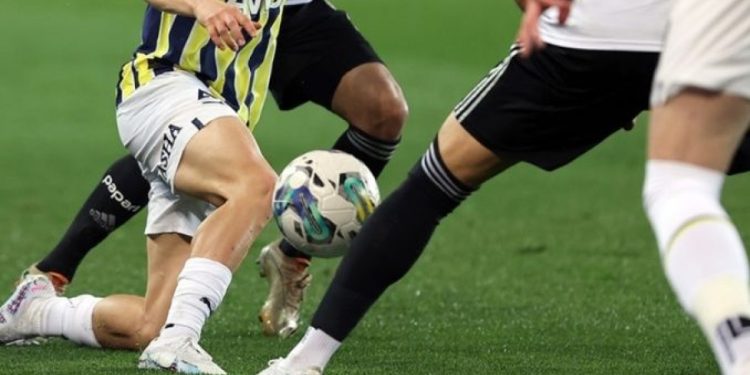 Kadıköy’de dev derbi! Fenerbahçe, Beşiktaş’ı konuk ediyor