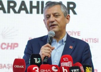 Özel’den belediye operasyonlarına sert tepki!