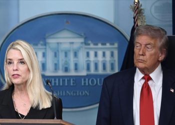 Trump Adalet Bakanı Bondi’yi görevden aldı