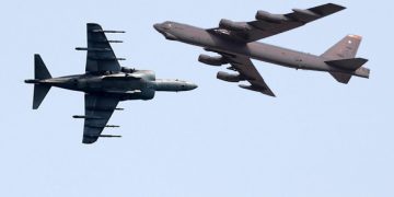 Trump yeni oyun peşinde mi? Bölgeye yeni savaş uçakları geliyor