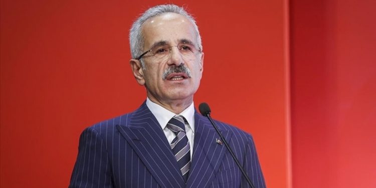 Uraloğlu: Hürmüz’deki Türk gemileriyle iletişim halindeyiz