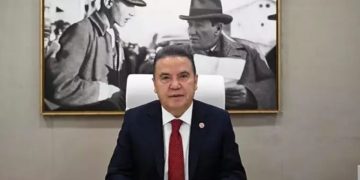 Zimmet iddiası: Muhittin Böcek hakkında tutuklama kararı