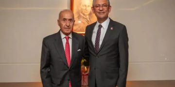 CHP’de kriz sürerken eski liderden dikkat çeken çıkış