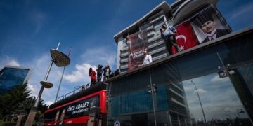 CHP’deki polis müdahalesi dünya medyasında