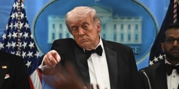 ABD’de kritik karar: Trump yüz binlerce göçmeni sınır dışı edebilecek