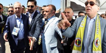 Fenerbahçe’de başkanlık seçimi için oy verme işlemi başladı