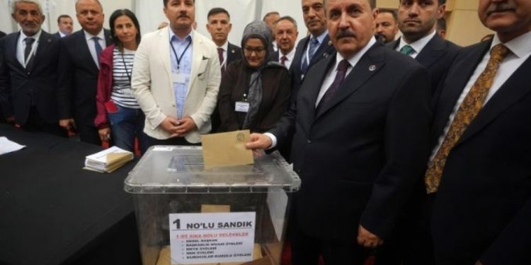 Mustafa Destici yeniden BBP Genel Başkanı seçildi