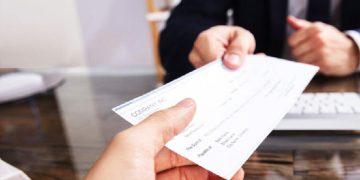 Şirketin çeklerini çalıp 800 milyon TL zarara uğrattılar