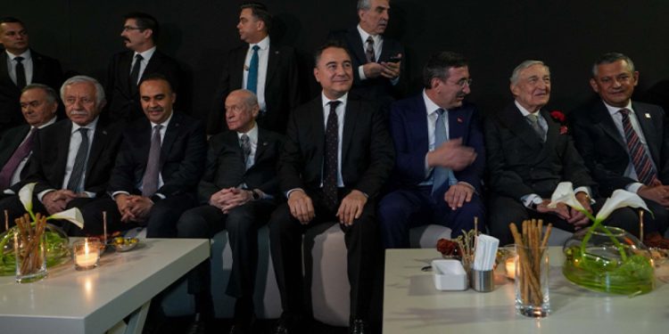 Siyaset ve iş dünyasını Koç Topluluğu 100. yılında buluşturdu