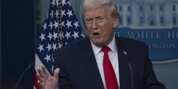 Trump: İran anlaşması onay aşamasında, saldırıları iptal ettim