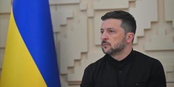 Zelenskiy: Ruslar, Çernobil Nükleer Santrali yakınına saldırdı